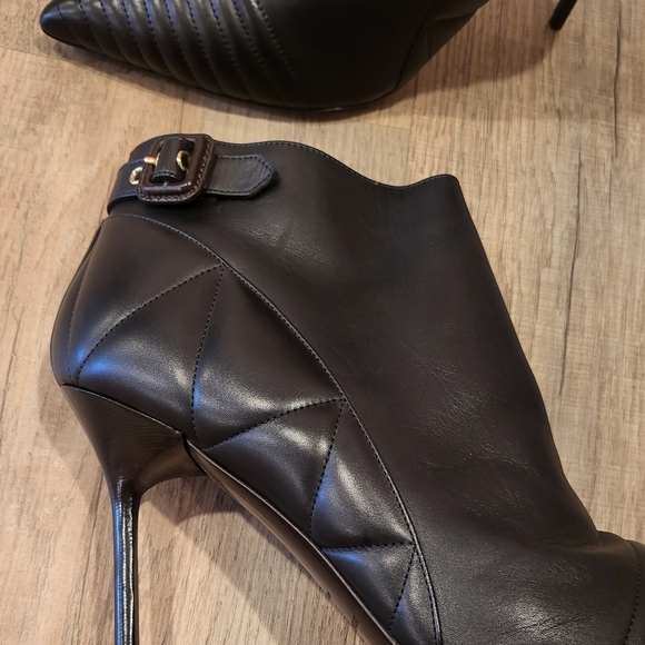 Elegant Black Stiletto Ankle Boots - Picture 3 of 16